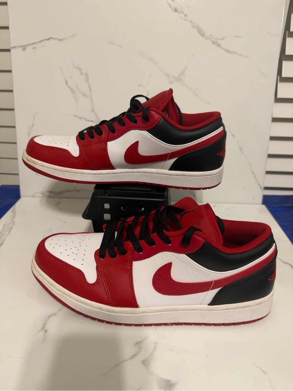 Jordan Low Top Sneakers - Red/White/Black